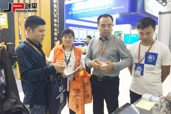 新能源汽車時(shí)代，上海劍平參展鄭州汽配會引關(guān)注