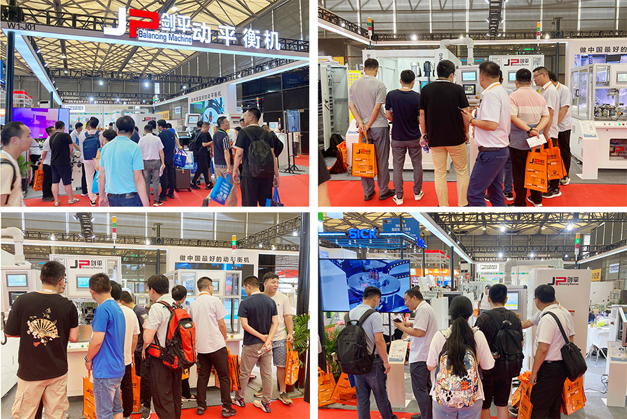 人們紛紛聚集在展位前，了解劍平動平衡機(jī)